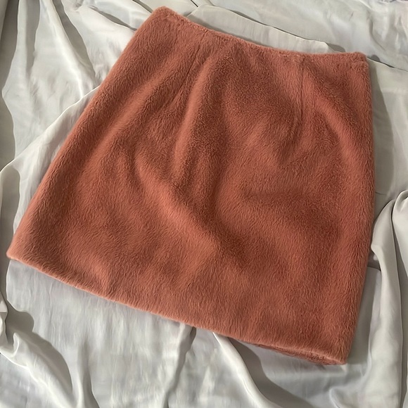 W7 FAME AND PARTNERS Fur Mini Skirt - Picture 2 of 7